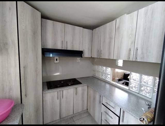 3 BEDROOM HOUSE FOR SALE IN GROVE END